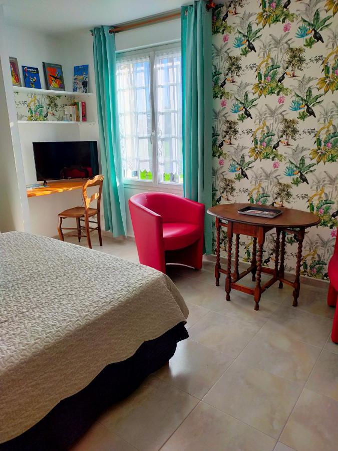 Petit Chatelet Bis Hirel 外观 照片