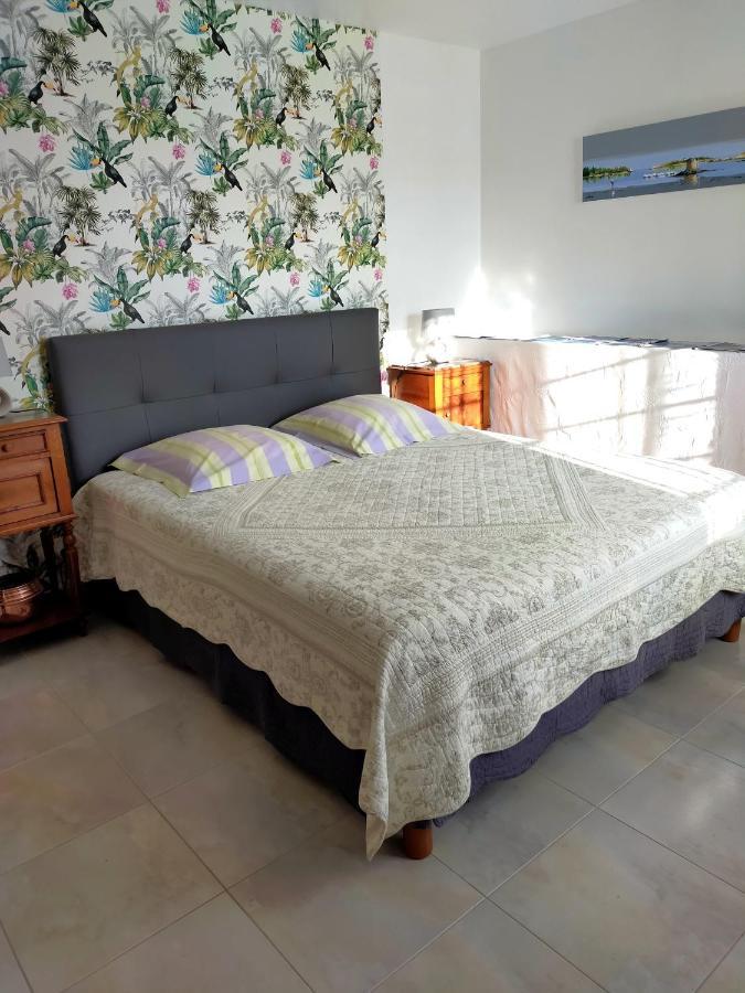 Petit Chatelet Bis Hirel 外观 照片