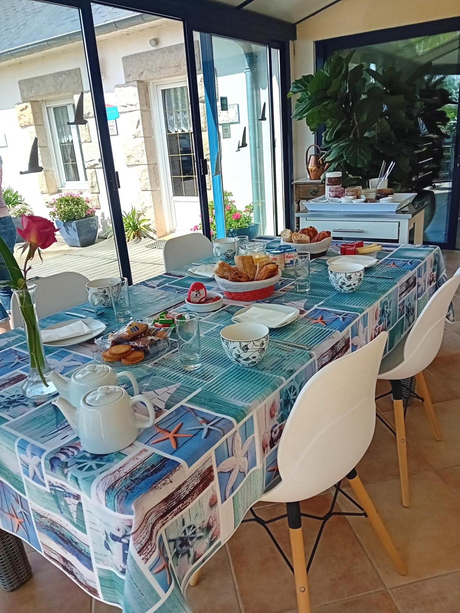 Petit Chatelet Bis Hirel 外观 照片